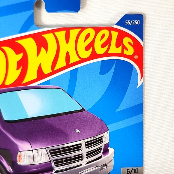 Hot Wheels - Mattel - Dodge Van - Miniature - collectible - Picture 4 of 16